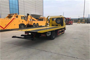 三元区非事故拖车