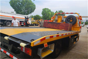 三元区附近拖车电话号码服务