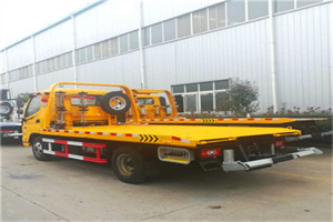 三元区附近拖车救援搭电